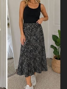 Black Leopard Print Midi Skirt Rich Girl Starter Pack Quiet Luxury Animal Print